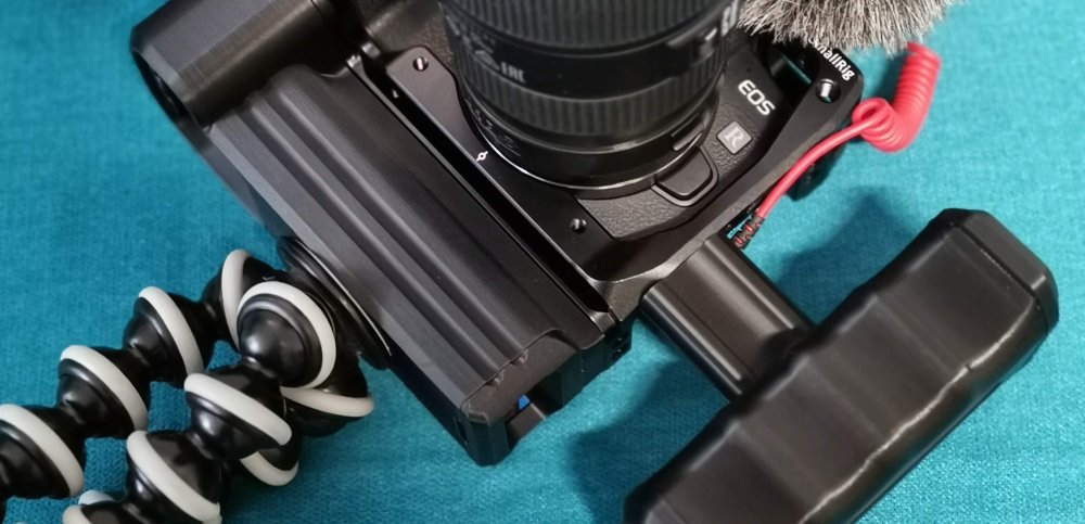 Canon EOS RP + cage + cage battery add on and side grip handles