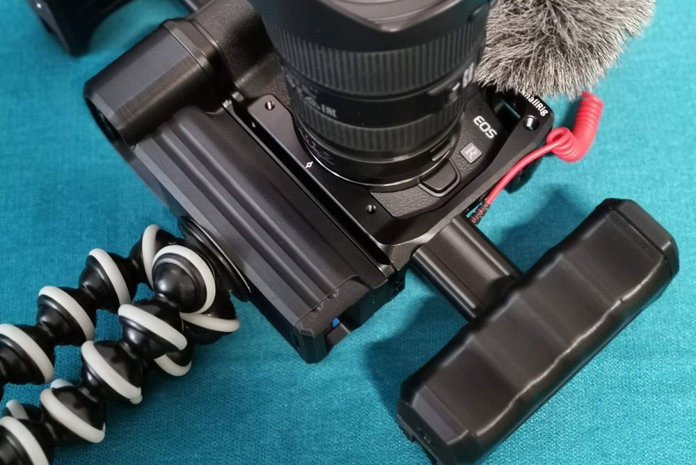 Canon EOS RP + cage + cage battery add on and side grip handles
