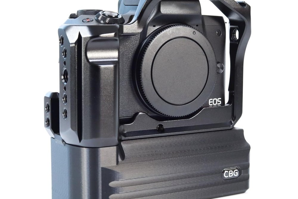 The best combo for your Canon EOS M50 - CBG Battery Add-On