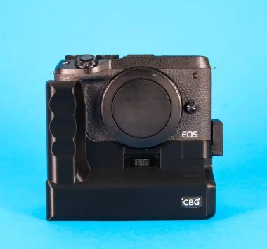Battery Grip With Extra Cold Shoe for Canon EOS M6 mark II