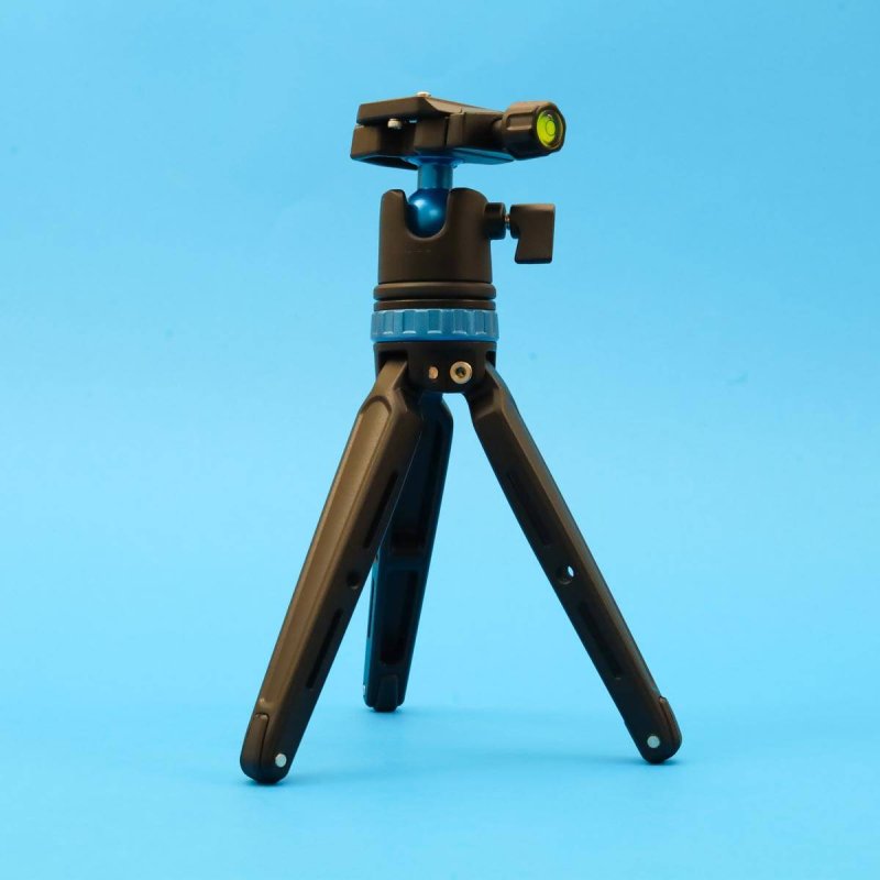 
                                    Universal Tabletop Handheld Heavy Duty Mini Tripod with Ball Head and Arca-Swiss Plate