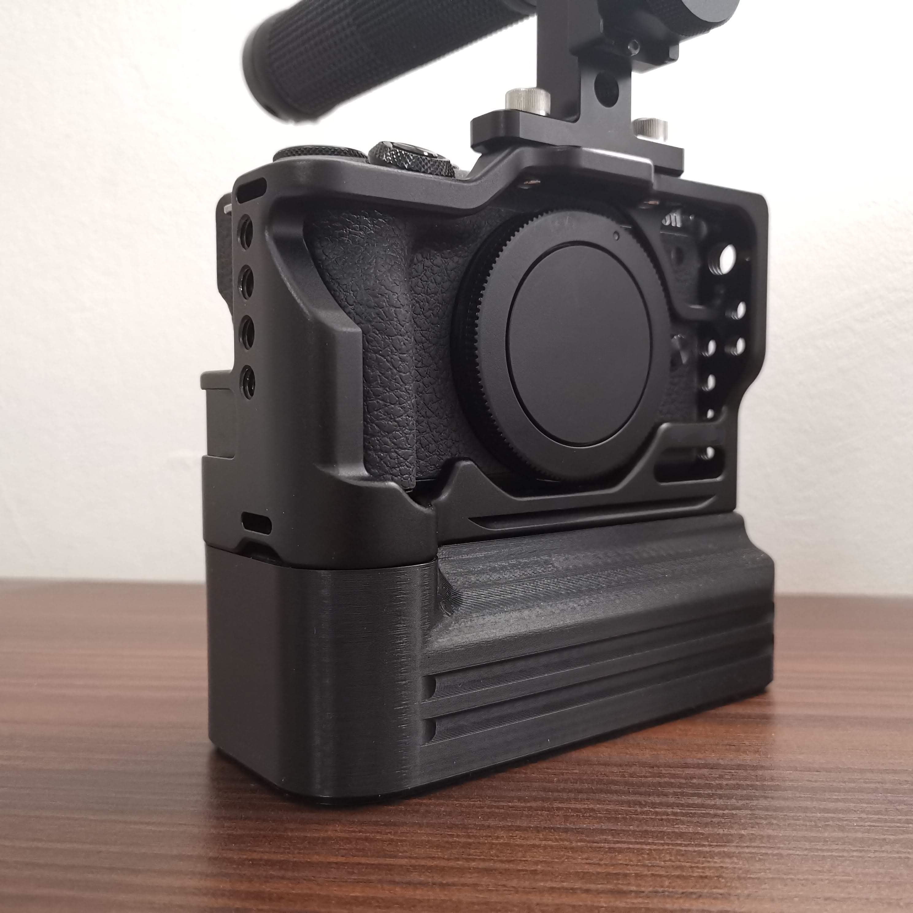 Battery Add-On for Canon EOS M6 Mark II Cage 