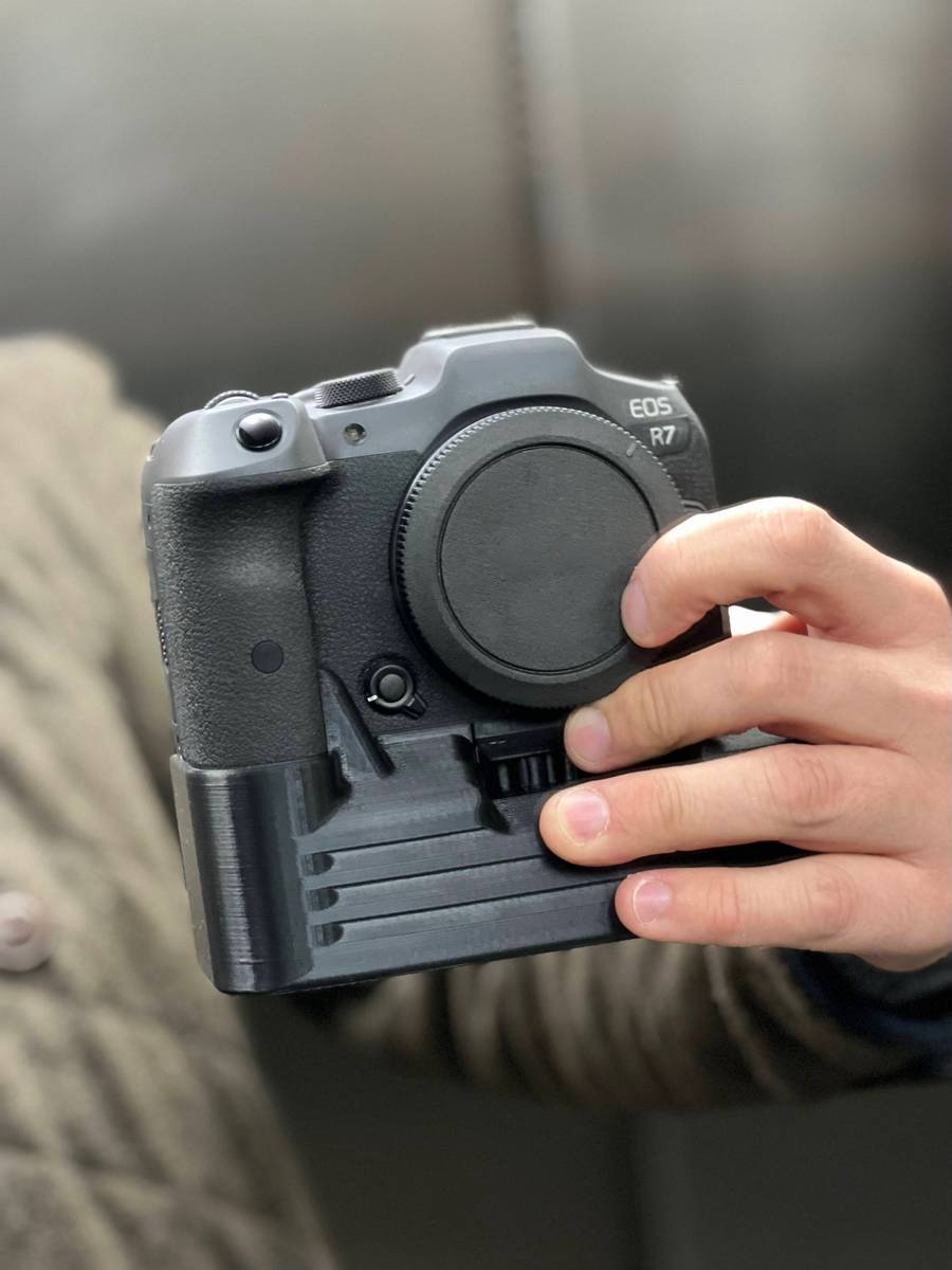 Extension Grip for Canon EOS R7